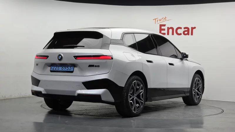 BMW iX
