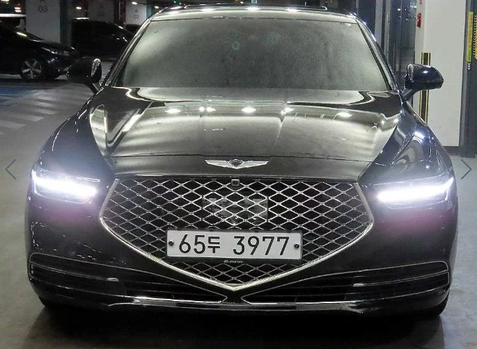 Genesis G90