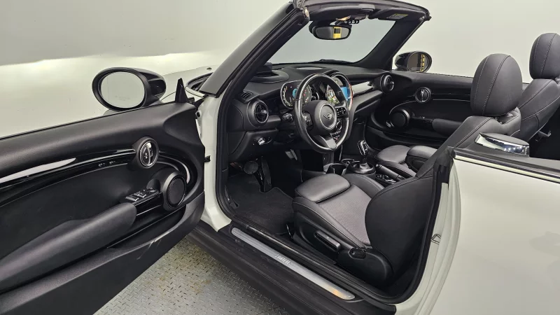 MINI Cooper Convertible