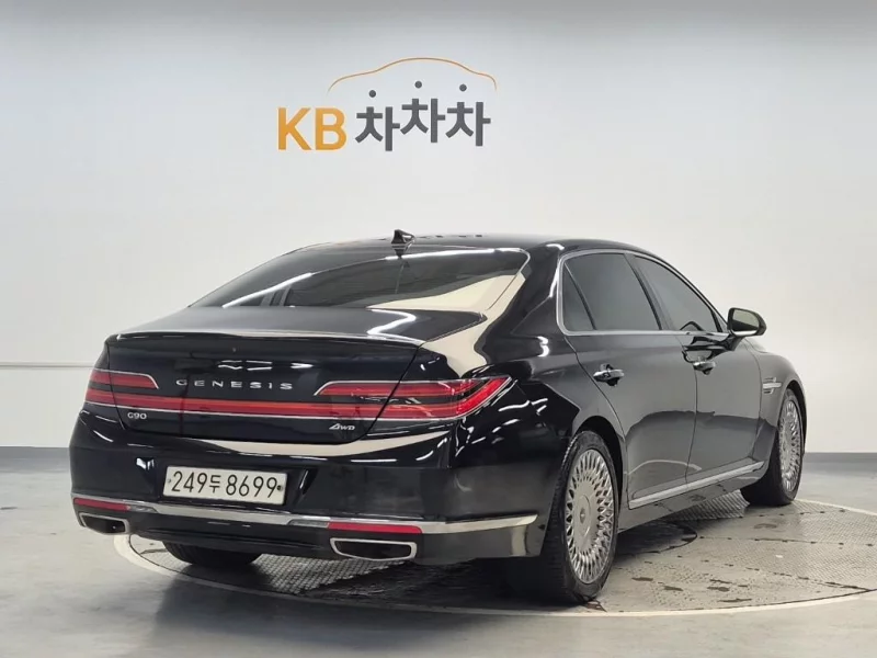 Genesis G90