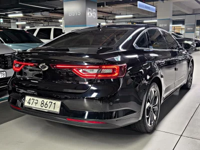 Renault SM6