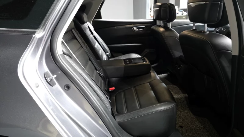 Renault SM6