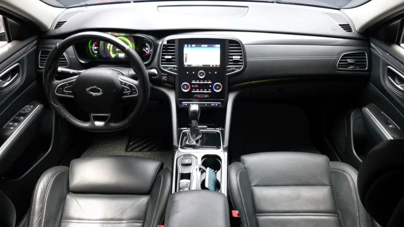 Renault SM6