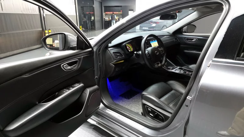 Renault SM6