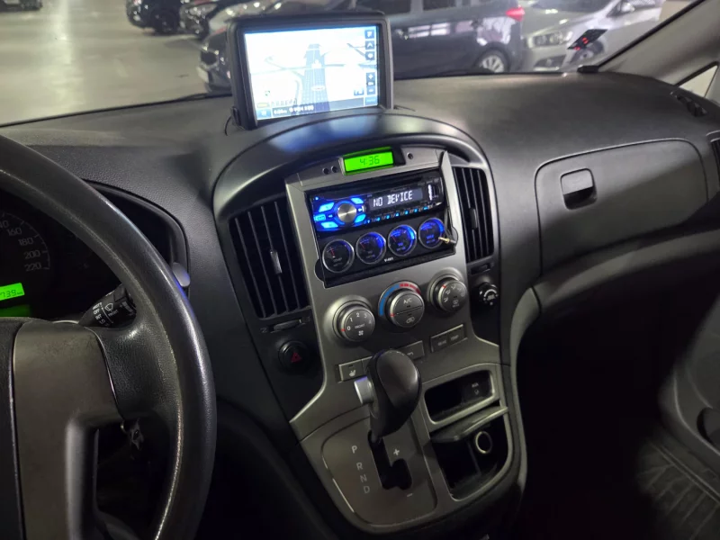 Hyundai Grand Starex