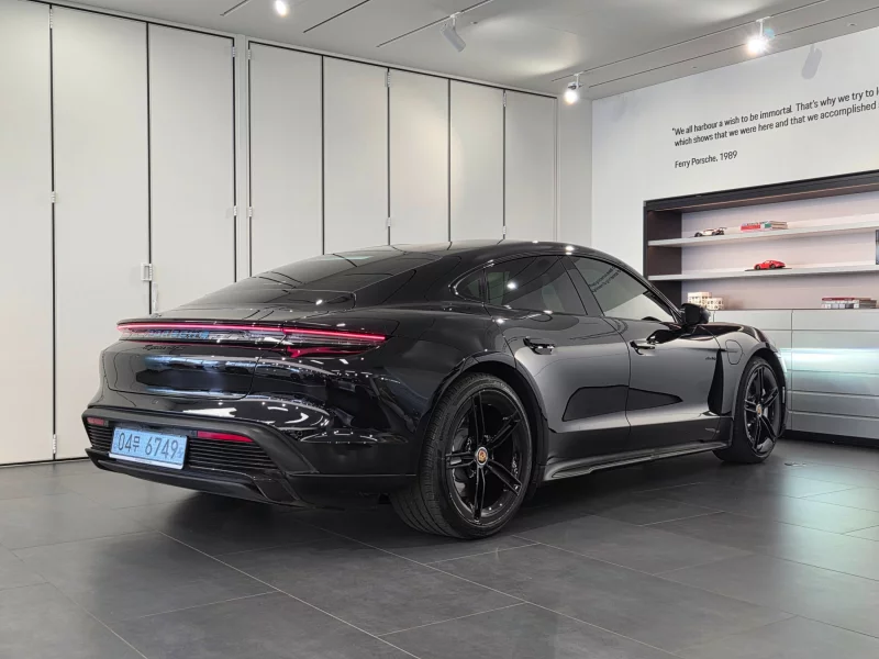 Porsche Taycan