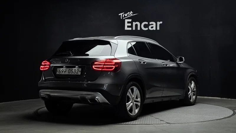 Mercedes-Benz GLA-Class