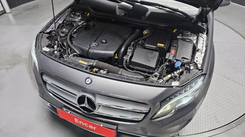 Mercedes-Benz GLA-Class