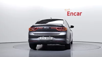 Renault SM6