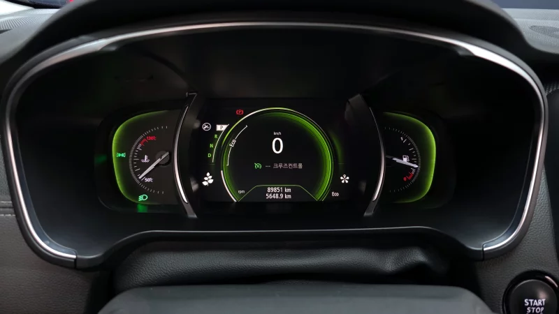 Renault SM6