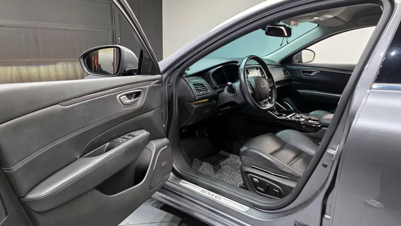 Renault SM6