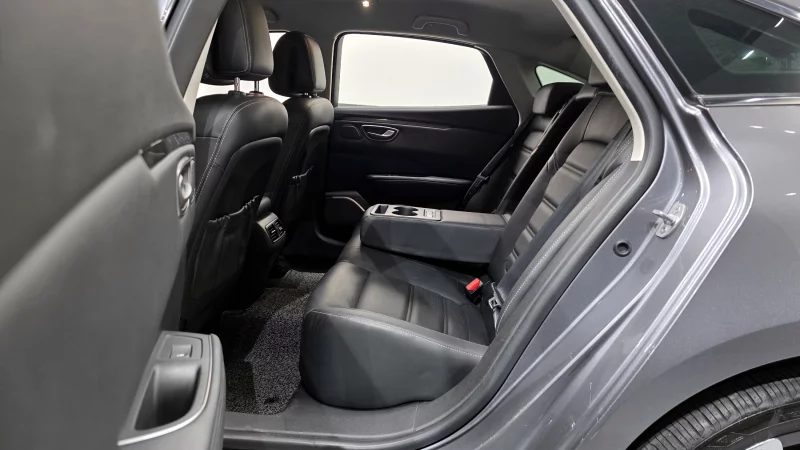 Renault SM6