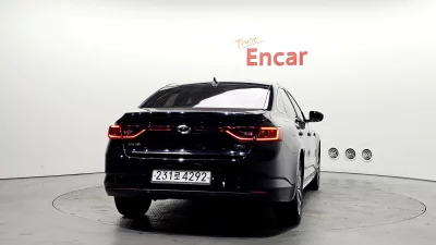 Renault SM6