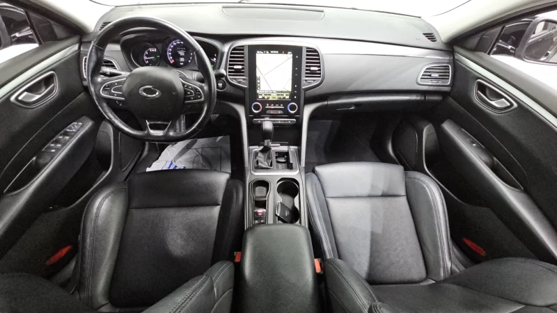 Renault SM6