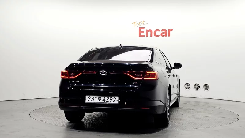 Renault SM6
