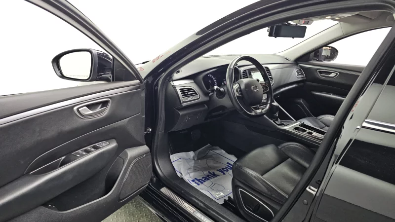 Renault SM6
