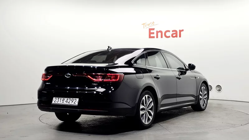 Renault SM6