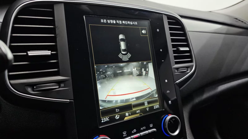 Renault SM6