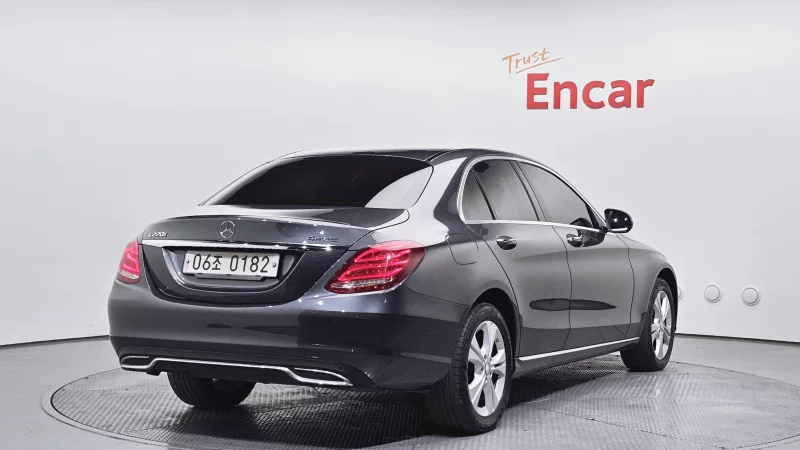 Mercedes-Benz C-Class