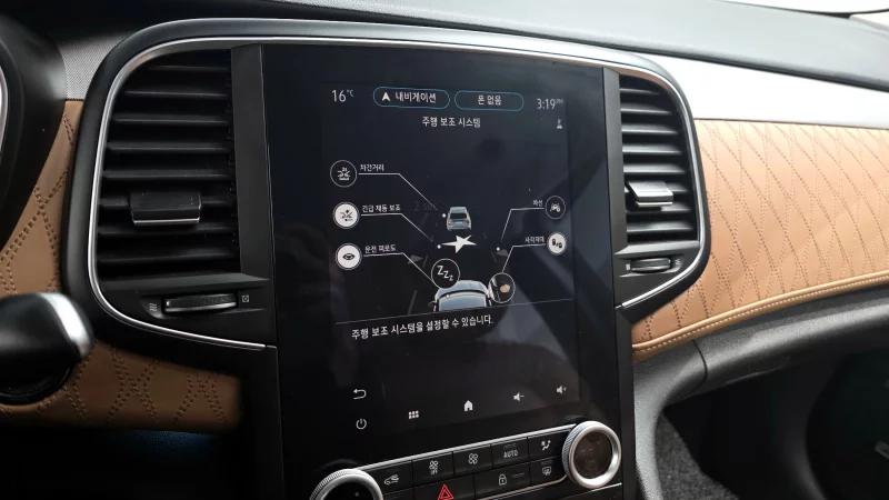 Renault SM6