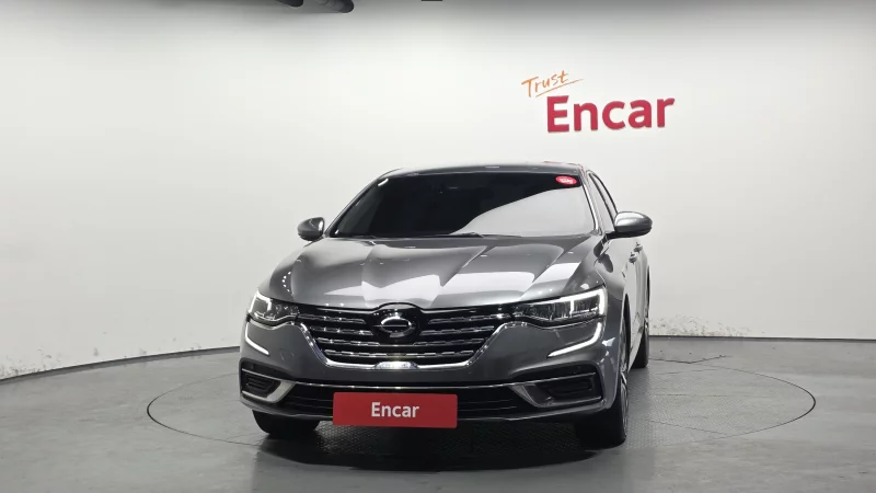 Renault SM6