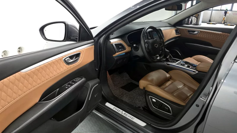 Renault SM6