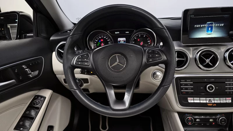Mercedes-Benz GLA-Class