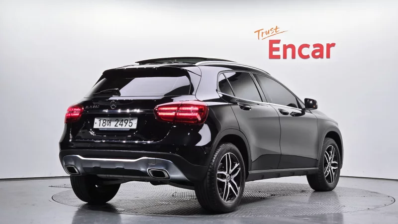 Mercedes-Benz GLA-Class
