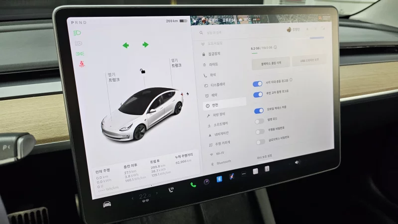 Tesla MODEL 3