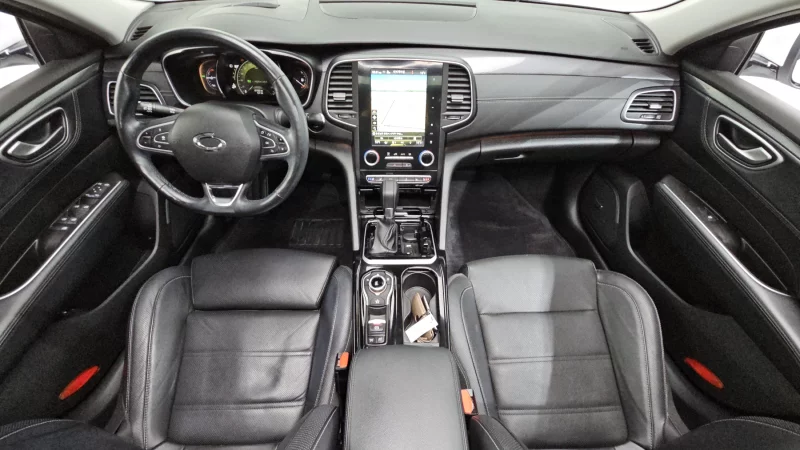 Renault SM6