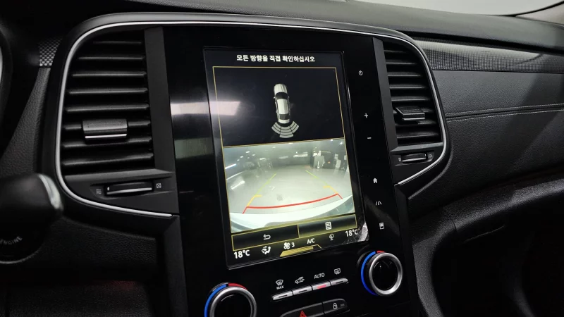 Renault SM6
