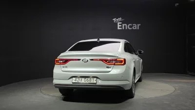 Renault SM6