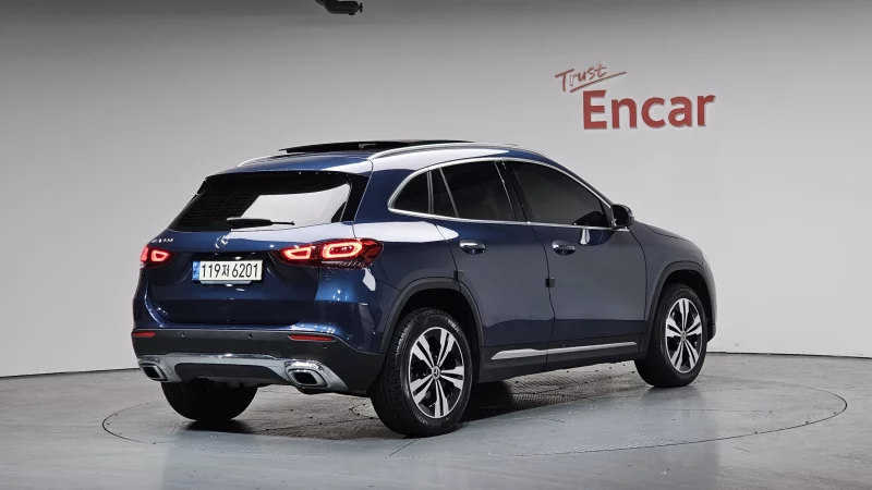 Mercedes-Benz GLA-Class