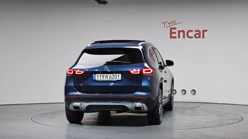 Mercedes-Benz GLA-Class