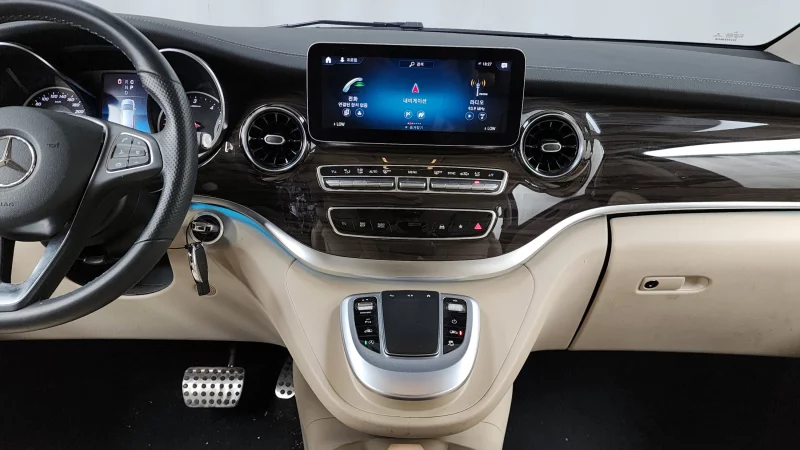 Mercedes-Benz V-Class