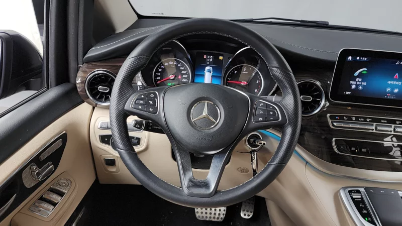 Mercedes-Benz V-Class