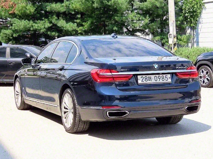 BMW 7-Series