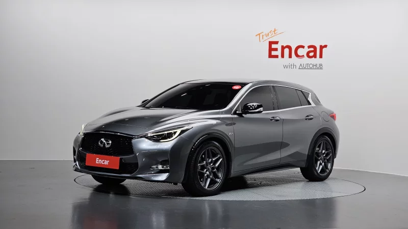 Infiniti Q30
