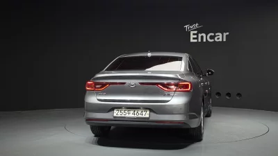 Renault SM6