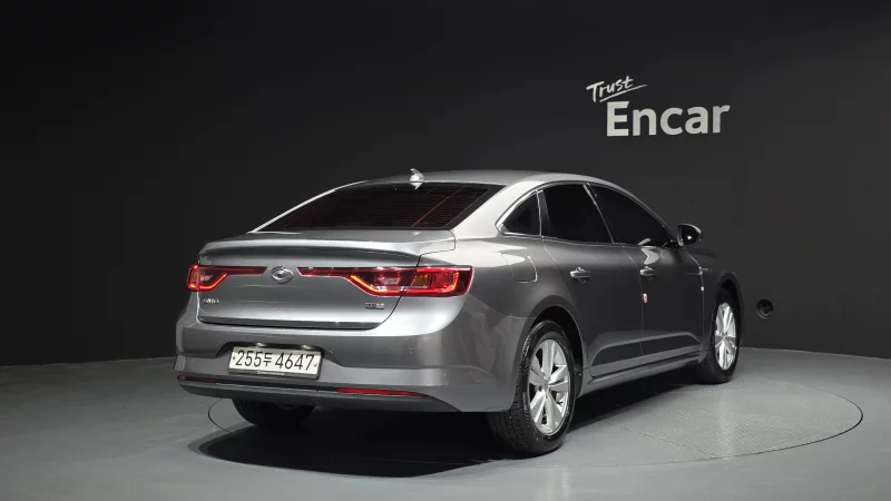 Renault SM6