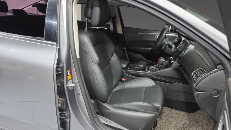 Renault SM6