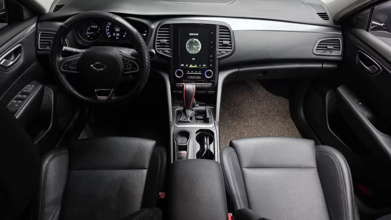 Renault SM6