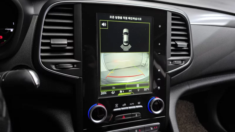 Renault SM6