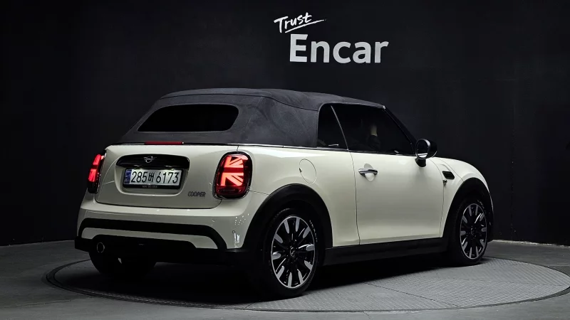 MINI Cooper Convertible
