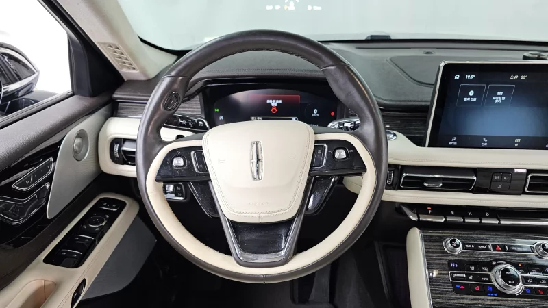 Lincoln Aviator