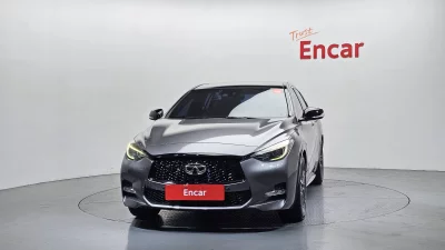 Infiniti Q30