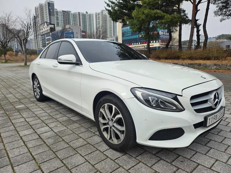 Mercedes-Benz C-Class