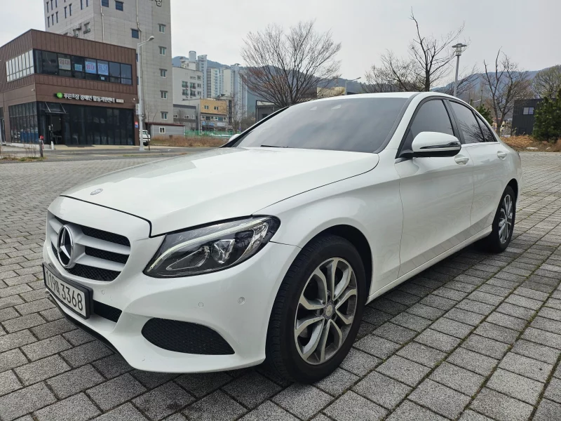 Mercedes-Benz C-Class