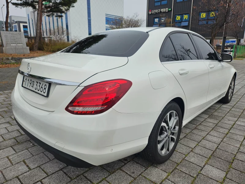 Mercedes-Benz C-Class