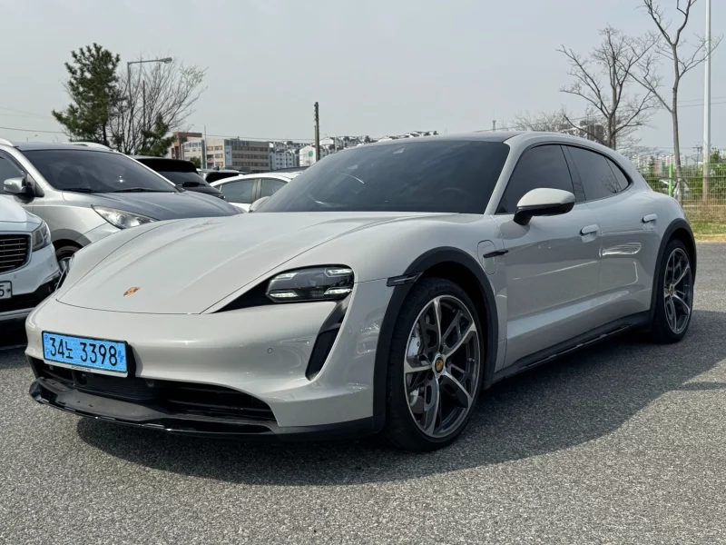 Porsche Taycan
